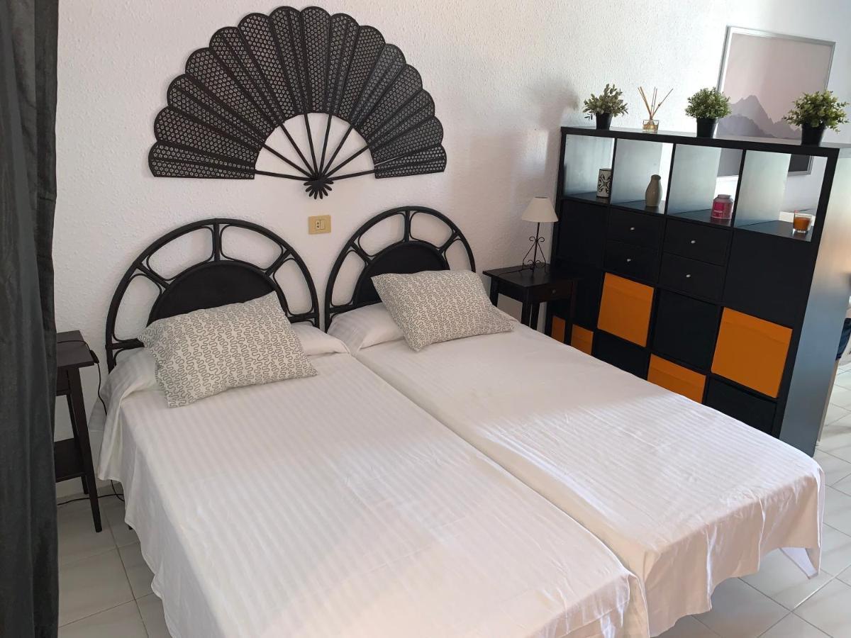 Quiet Studio, Incredible Views, Climatized Pool, Free Wifi Appartamento Arona (Tenerife)